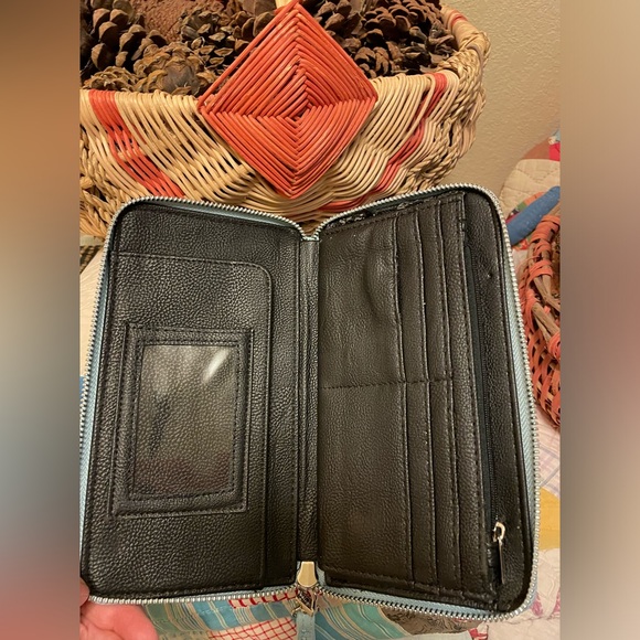 Betsey Johnson Bow Wristlet in Light Blue Vegan Leather - Picture 3 of 6